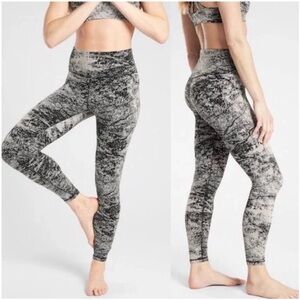 Athleta Elation Glades 7/8 Legging Tights size Medium